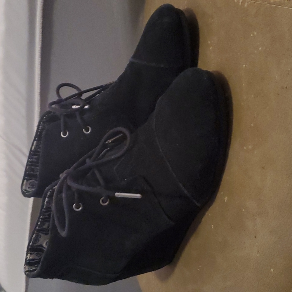 Tom's Booties